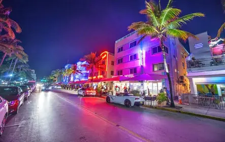 Passeio noturno panorâmico por Miami com ingressos Skyview Miami Wheel