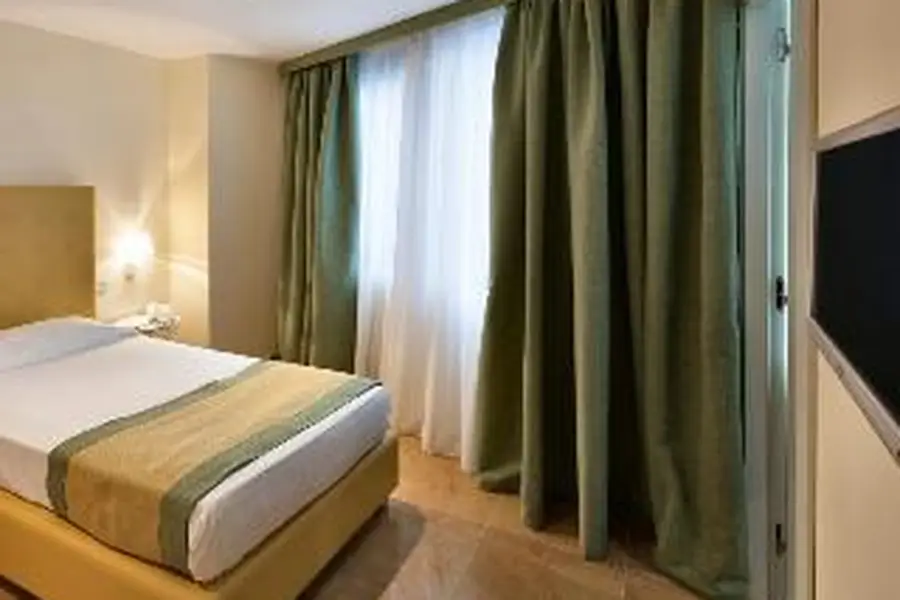 photo-1