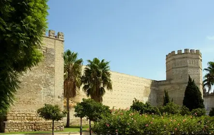Passeio a pé monumental de Jerez com ingressos Mudejar Alcazar e Catedral