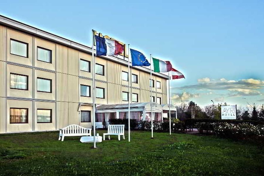 photo-0